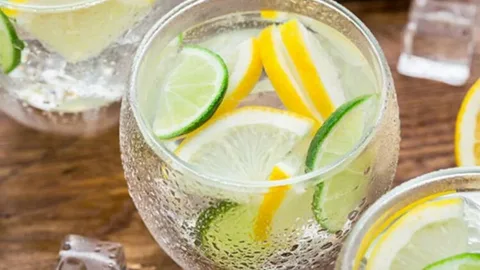 Зачем натощак пить воду с  лимоном?